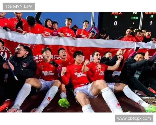 亚足联对蓉城处以3000美元罚款因球迷向蔚山球员投掷水瓶事件