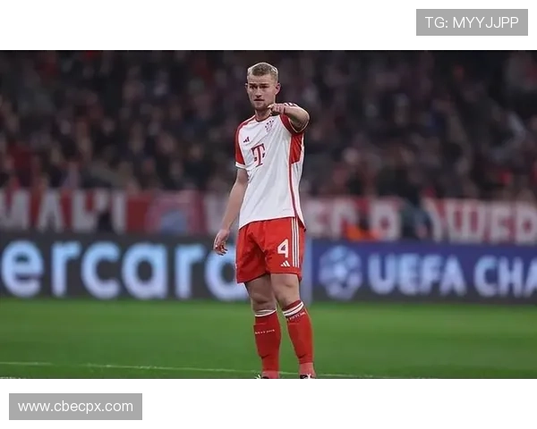 德里赫特社交媒体庆祝球队2-1战胜水晶宫并欢迎利马重返赛场